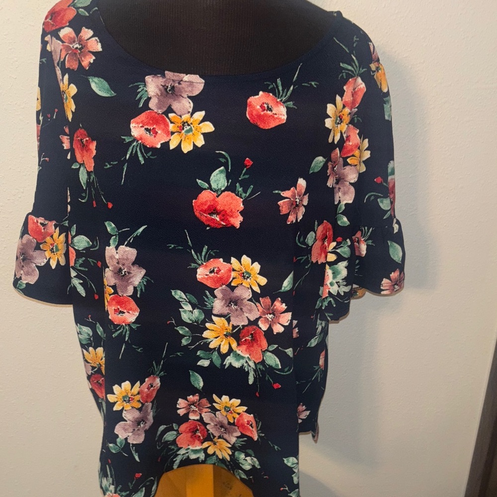 Green Envelope Short Ruffle Sleeve Floral Top size 2X